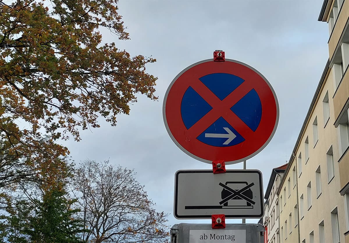 Halteverbot Berlin beantragen: Ihre Zone in wenigen Minuten online sichern
