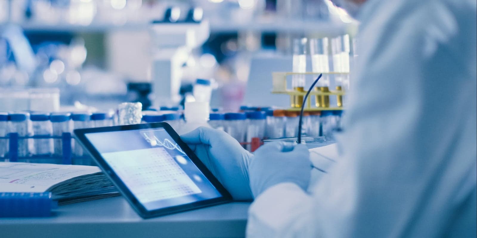 Von der Analyse bis zur Qualitätssicherung: Der Funktionsumfang eines Laborinformationssystems