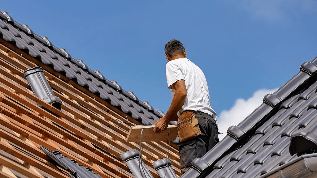 Wie eine Dachdeckerei Ihnen hilft, Ihr Dach zu renovieren und zu reparieren